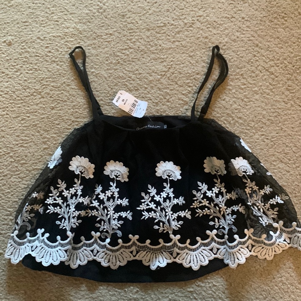 LF crop top size xs nwt